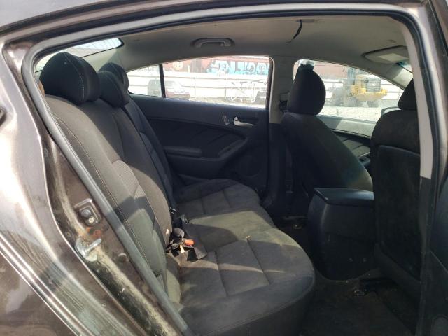 3KPFK4A7XJE214395 KIA FORTE LX