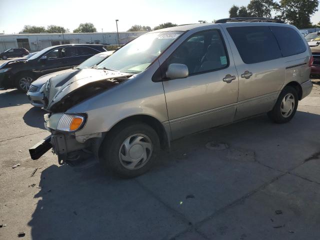 2002 Toyota Sienna LE