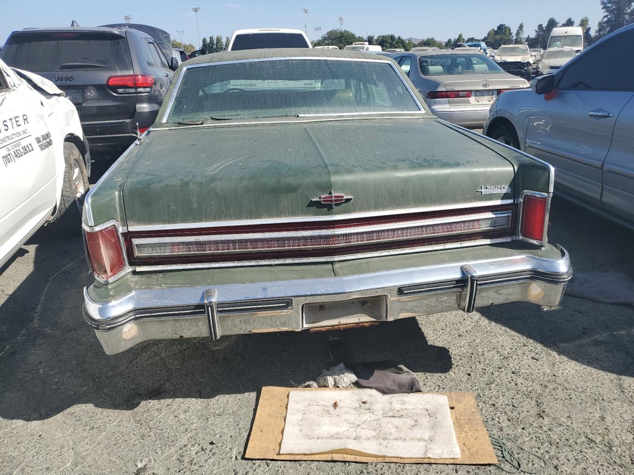 5Y82A831487 1975 Lincoln Continentl