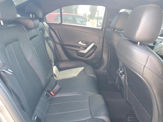 WDD3G4EB2KW018161 Mercedes-Benz A 220