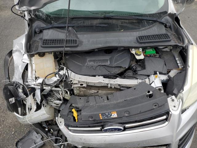 1FMCU0J98EUE46746 Ford Escape Titanium