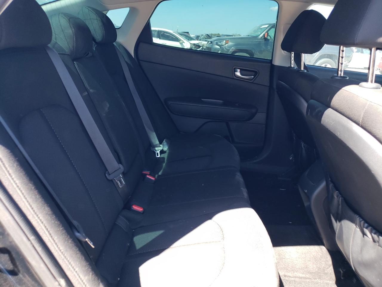 5XXGT4L39JG213306 2018 Kia Optima Lx