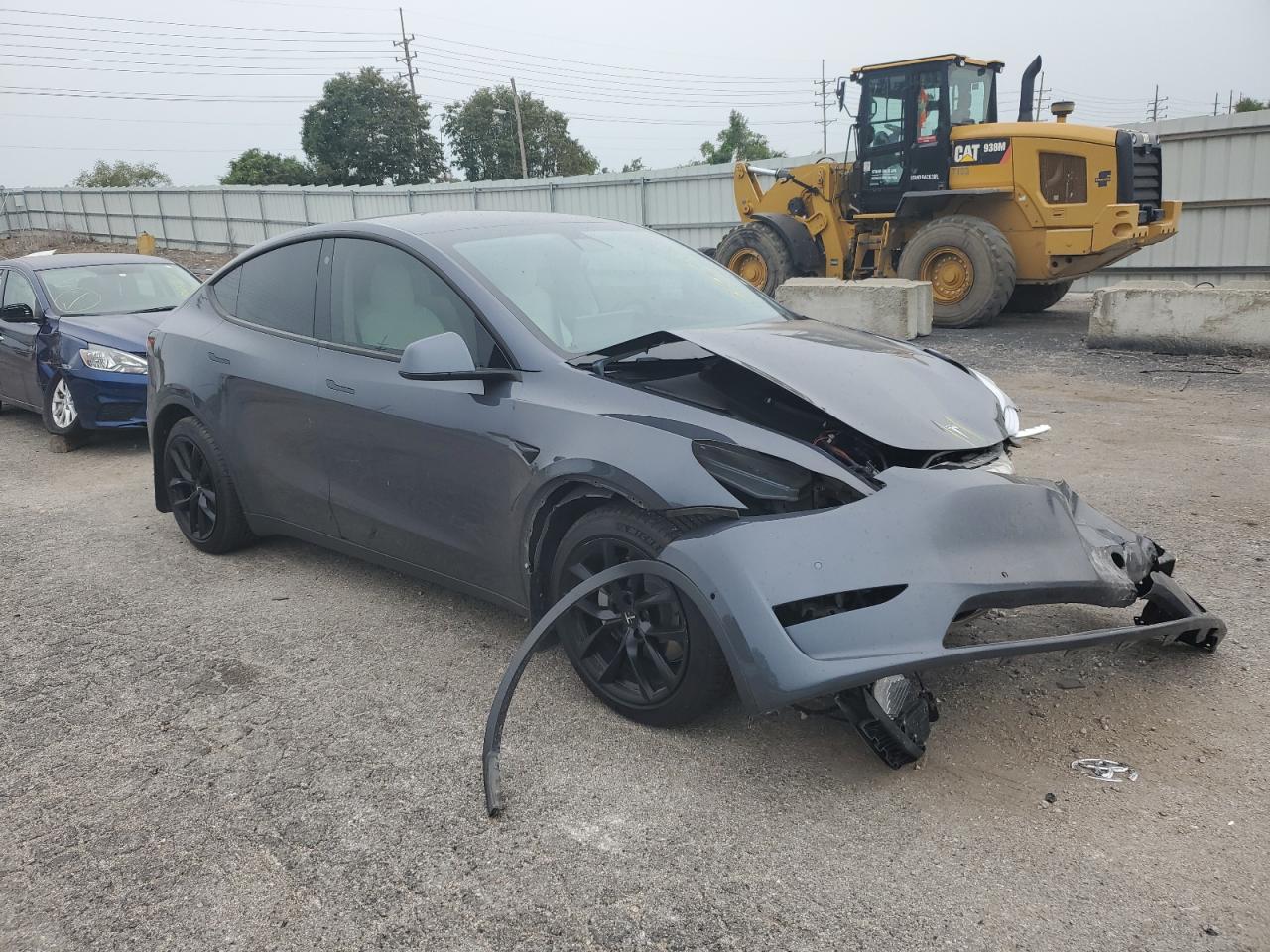 5YJYGDEE9MF108649 Tesla Model Y  4