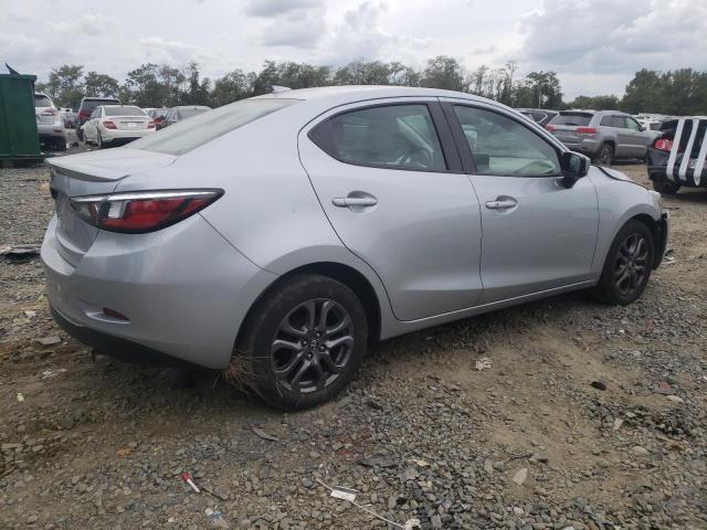 3MYDLBYV7KY520176 Toyota Yaris L 3