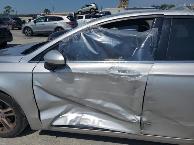 3FA6P0H75JR246606 Ford FUSION SE