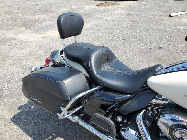 2010 HARLEY-DAVIDSON FLHP 1HD1FHM19AB657923