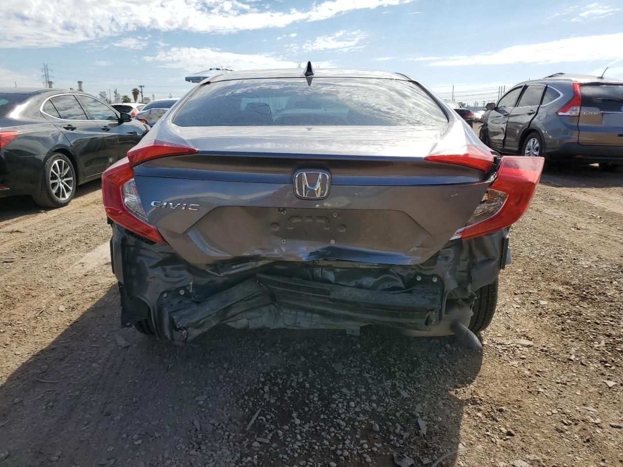 VIN: 19XFC2F77JE015444 2018 HONDA CIVIC