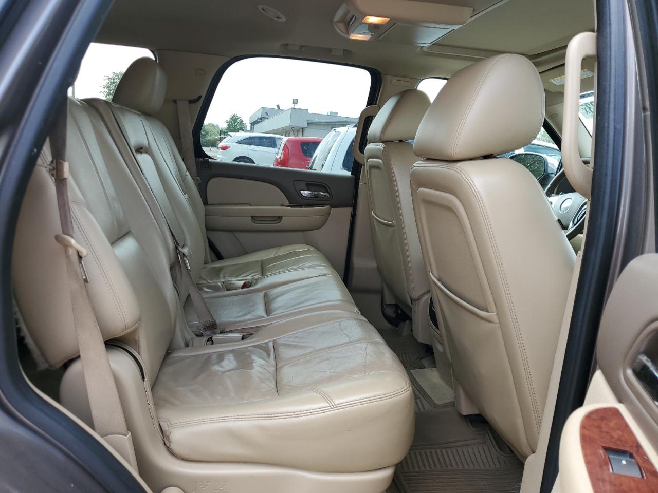 1GNSKBE09BR399164 2011 Chevrolet Tahoe K1500 Lt