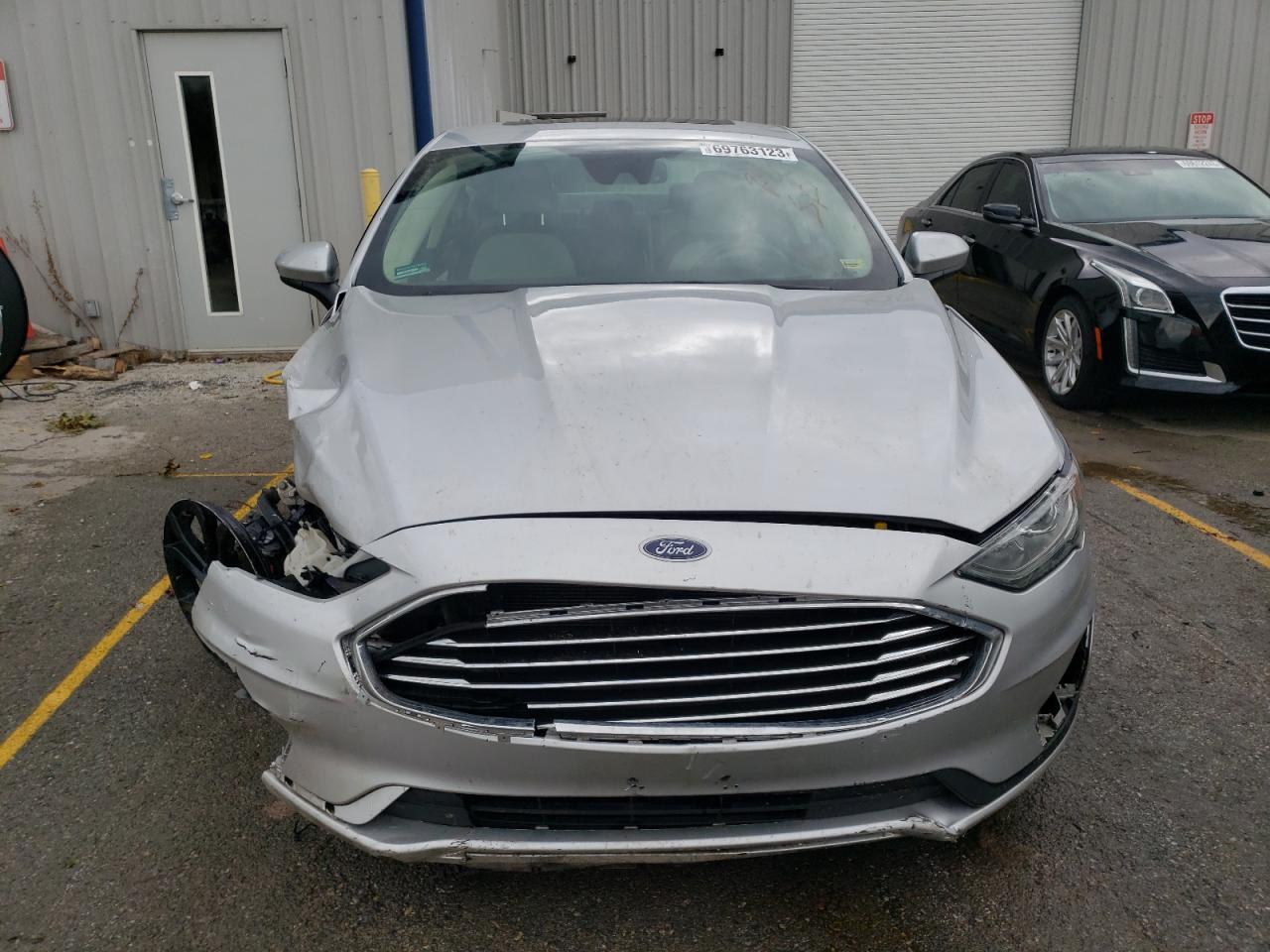 Lot #2411861924 2019 FORD FUSION SE