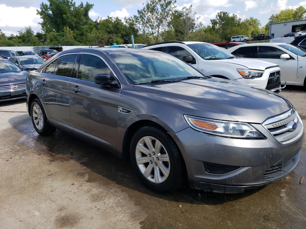 Lot #2571558612 2012 FORD TAURUS SE