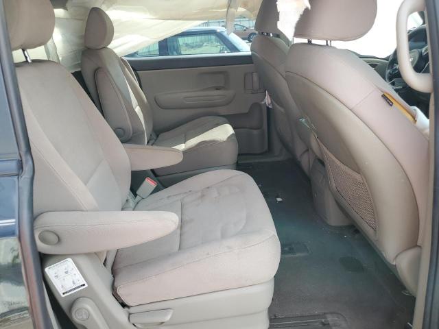 KNDMB5C12F6052619 KIA SEDONA LX