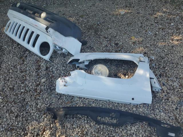 1C4NJPFB2ED692086 Jeep Patriot Latitude