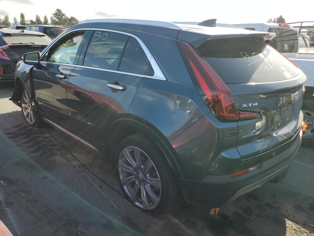 1GYFZDR49KF175161 Cadillac XT4 PREMIU 2