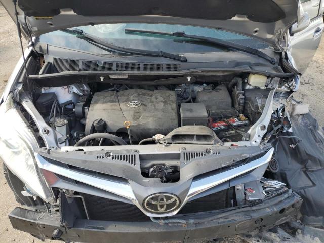 5TDYZ3DC9JS903695 Toyota SIENNA XLE