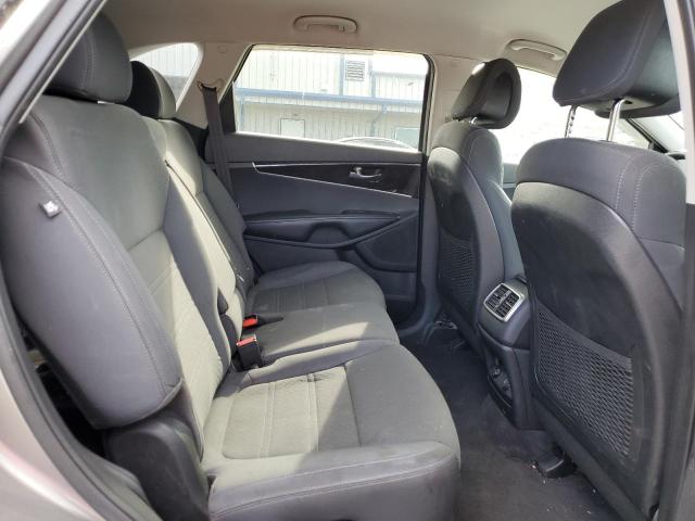 5XYPG4A38GG147696 KIA SORENTO LX