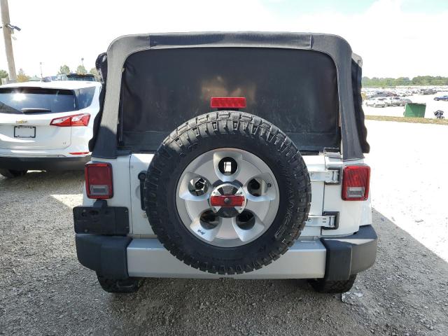 1C4BJWEG0FL509186 Jeep Wrangler Unlimited Sahara