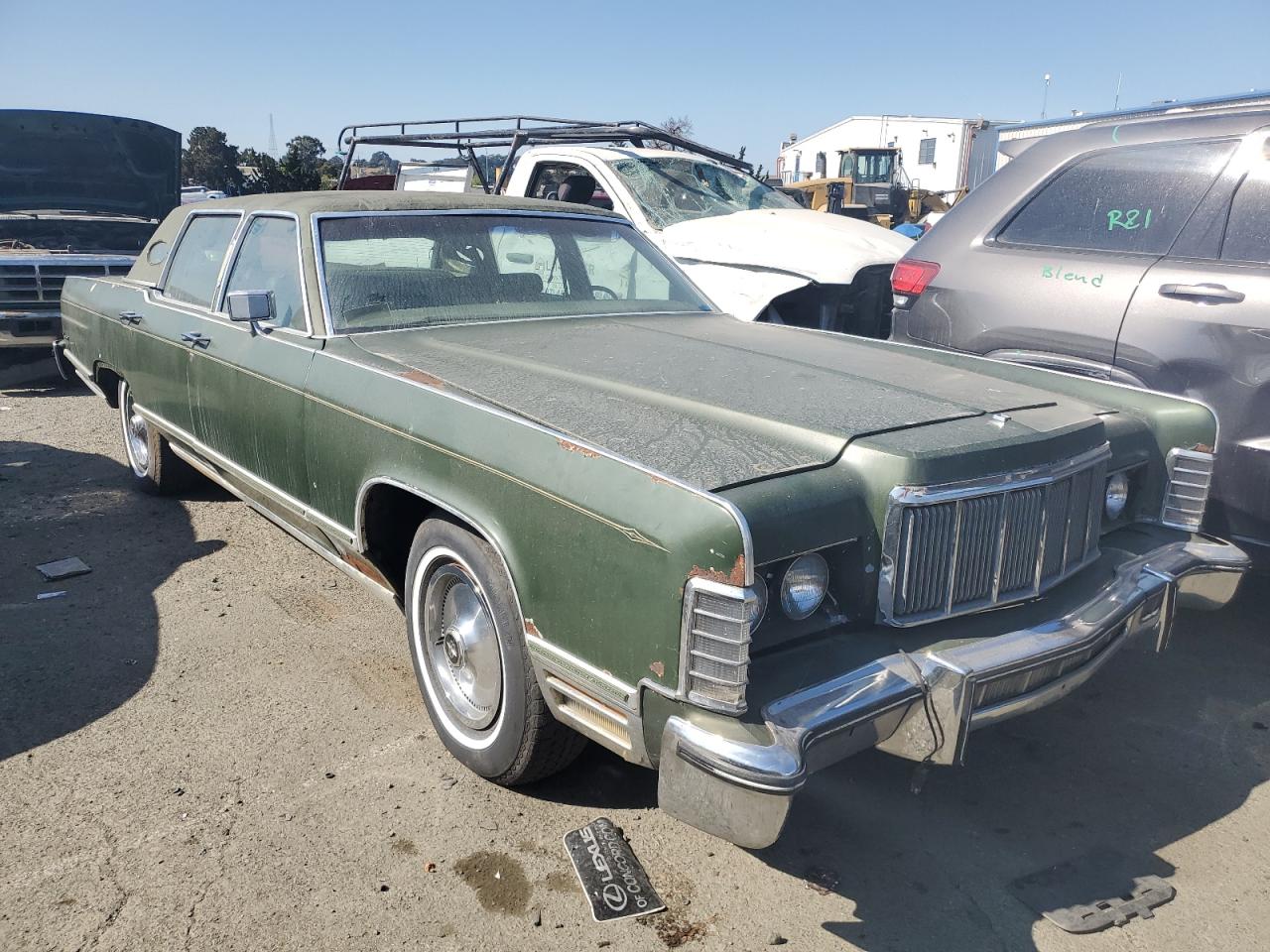 5Y82A831487 1975 Lincoln Continentl