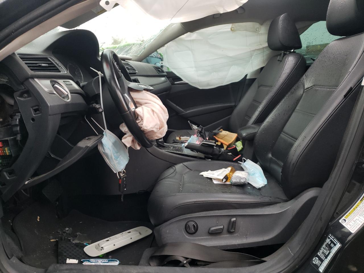 VOLKSWAGEN PASSAT SE