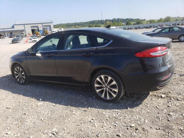 3FA6P0T90LR172779 Ford Fusion SE 2