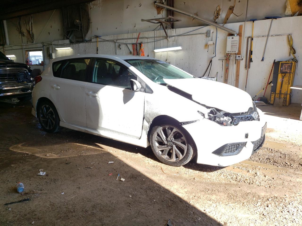 JTNKARJE0GJ507811 2016 Toyota Scion Im