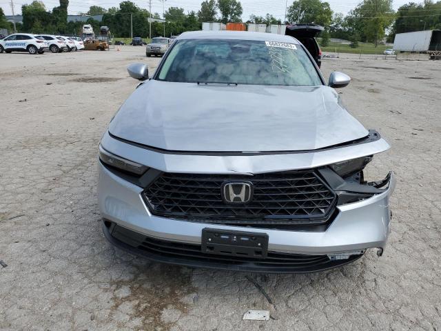 1HGCY1F28PA017557 Honda Accord LX 5