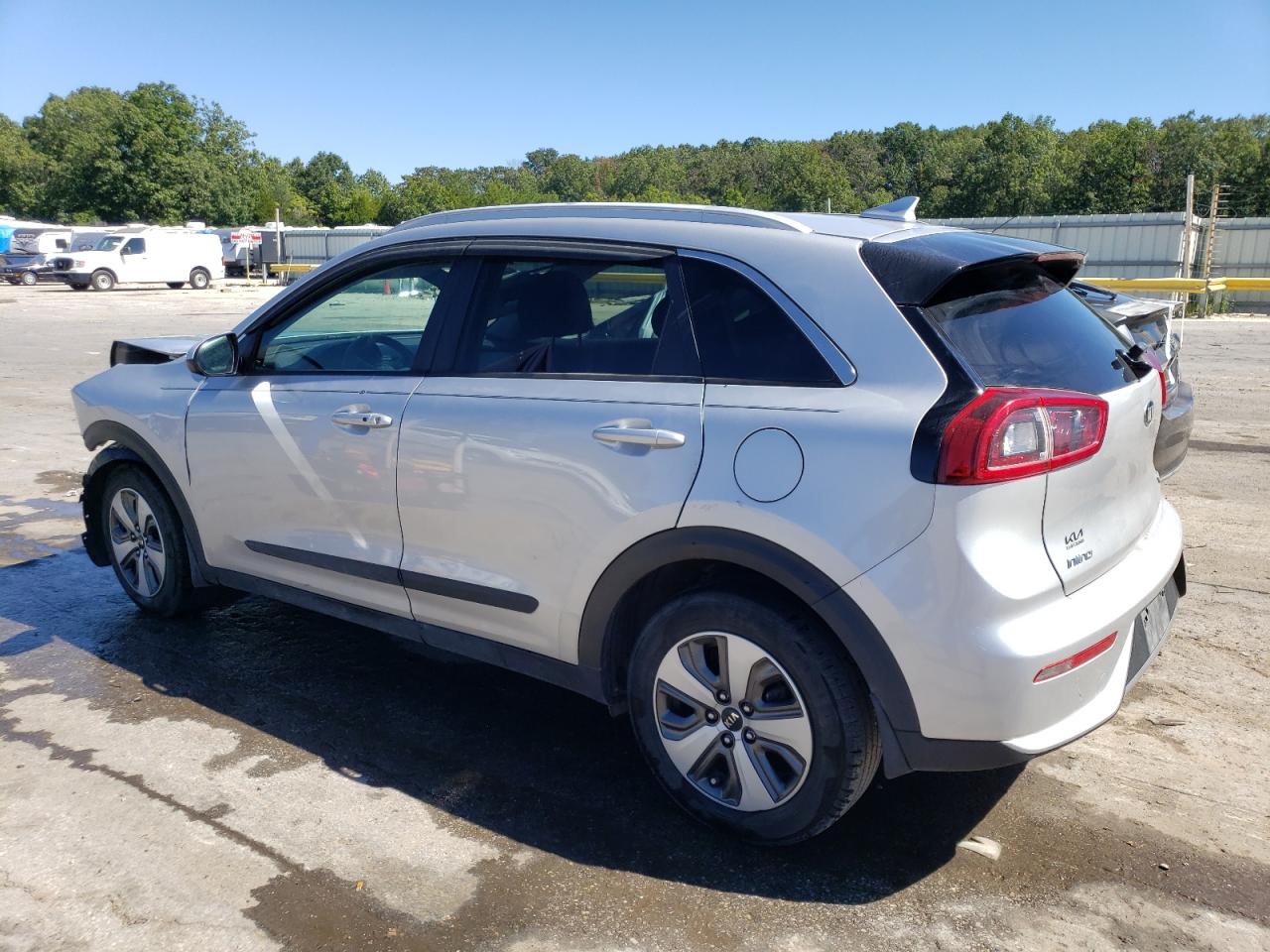 KNDCB3LC0K5218704 Kia Niro FE 2