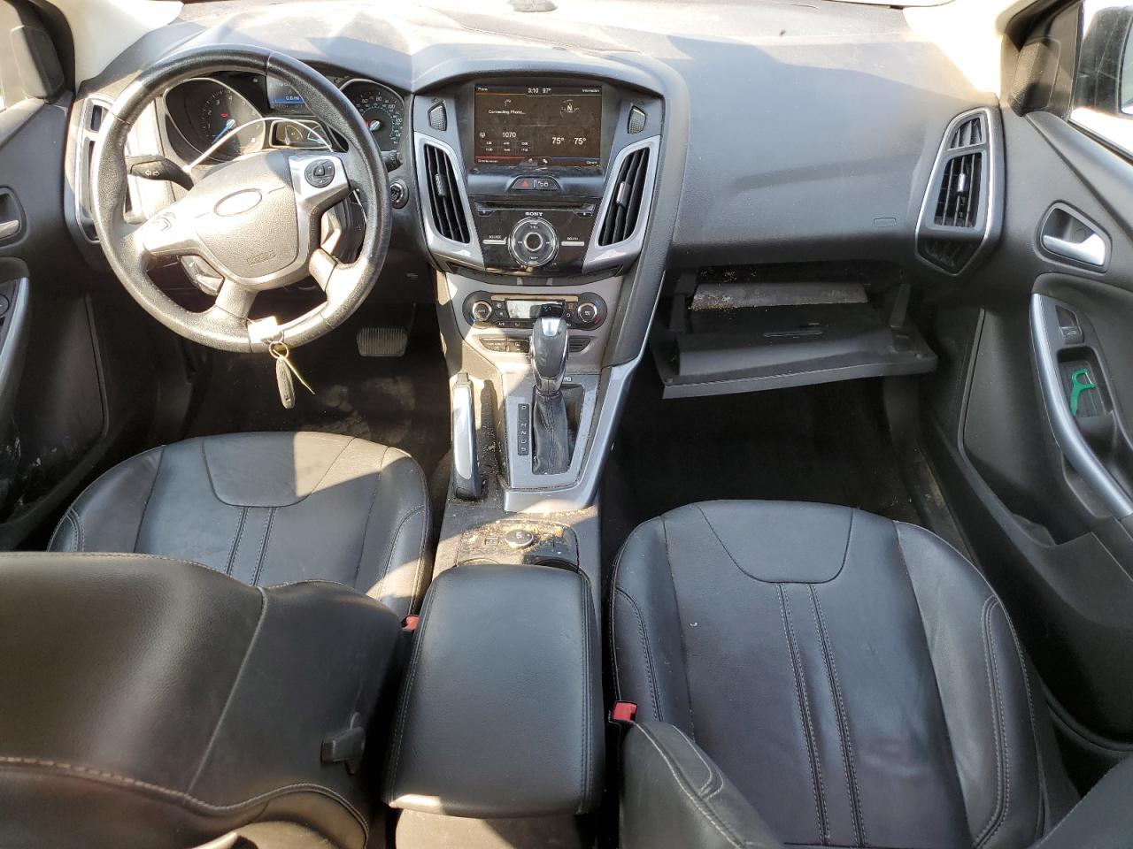 1FAHP3N24CL447563 2012 Ford Focus Titanium