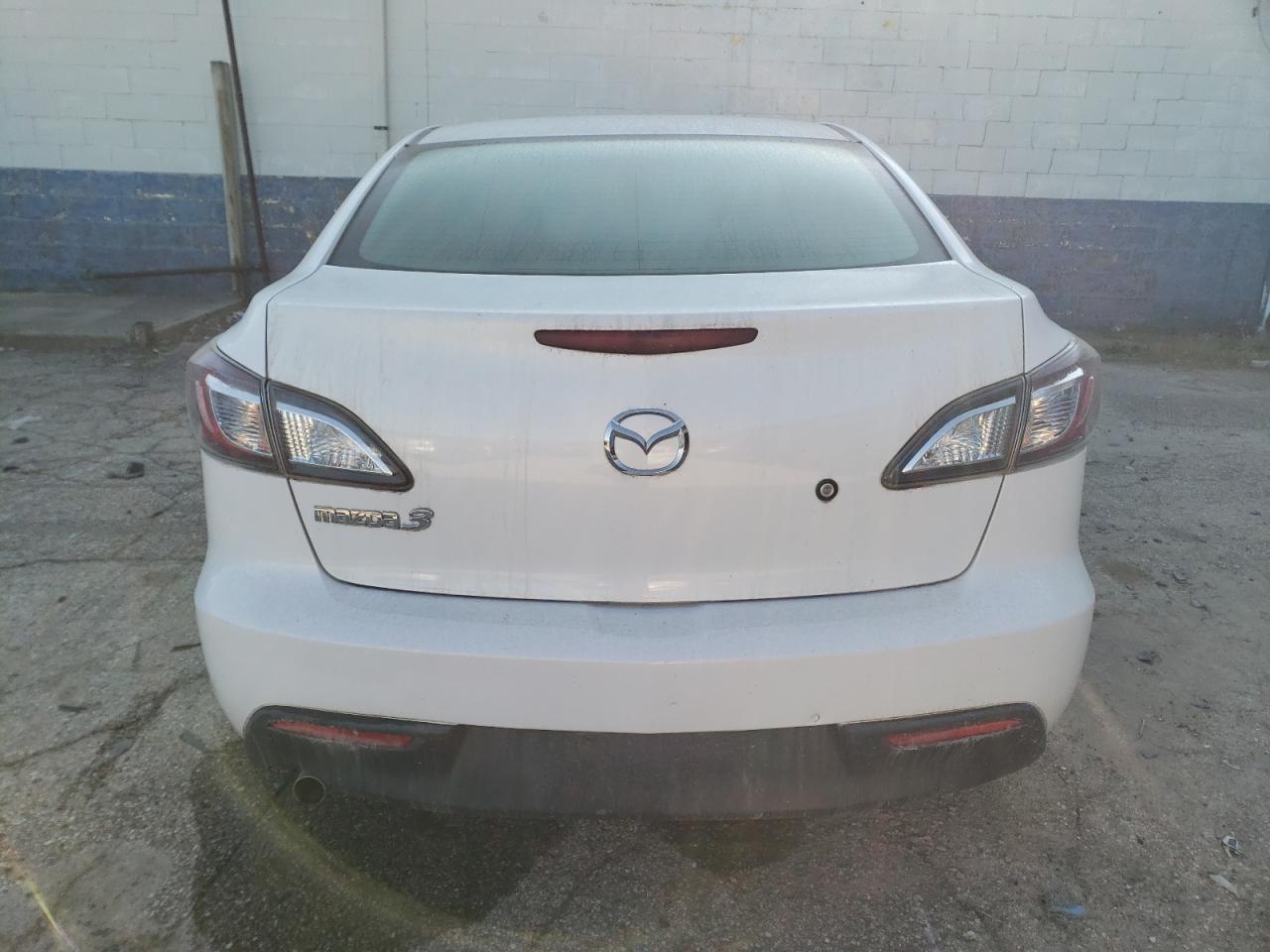 JM1BL1UG2B1445270 2011 Mazda 3 I