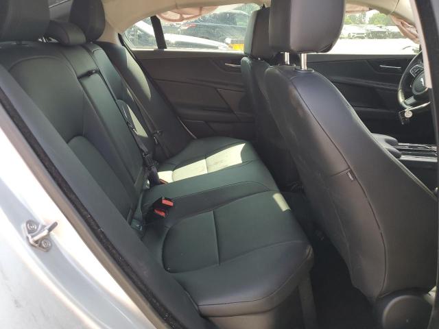 SAJAR4FX3JCP35904 Jaguar XE