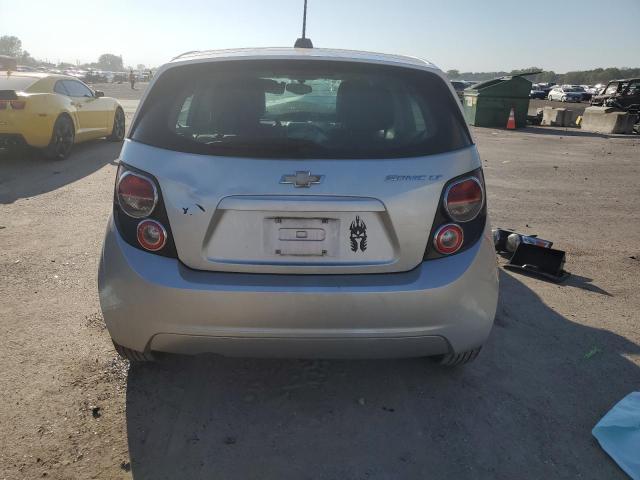 Хетчбеки CHEVROLET SONIC 2015 Сріблястий