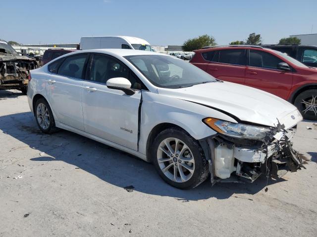 3FA6P0LU7KR261624 Ford Fusion SE 4