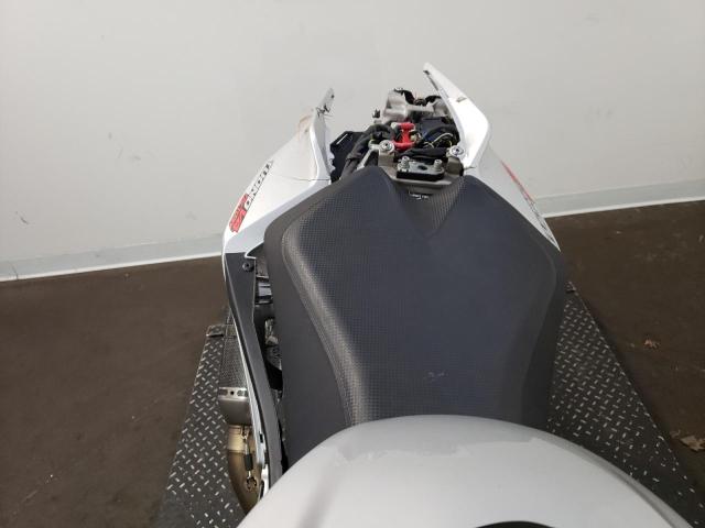 2019 APRILIA TUONO V4 1 ZD4KGUA18KS000004