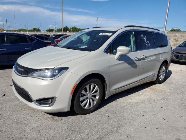 2C4RC1BG9HR660506 2017 CHRYSLER PACIFICA, photo no. 1