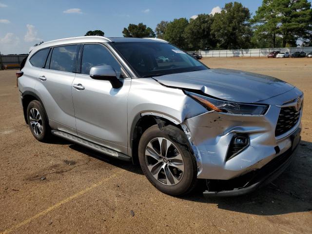 VIN 5TDGZRAH3NS131621 2022 Toyota Highlander, Xle no.4