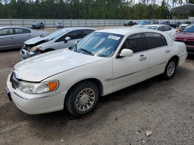 2001 Lincoln Town Car Signature