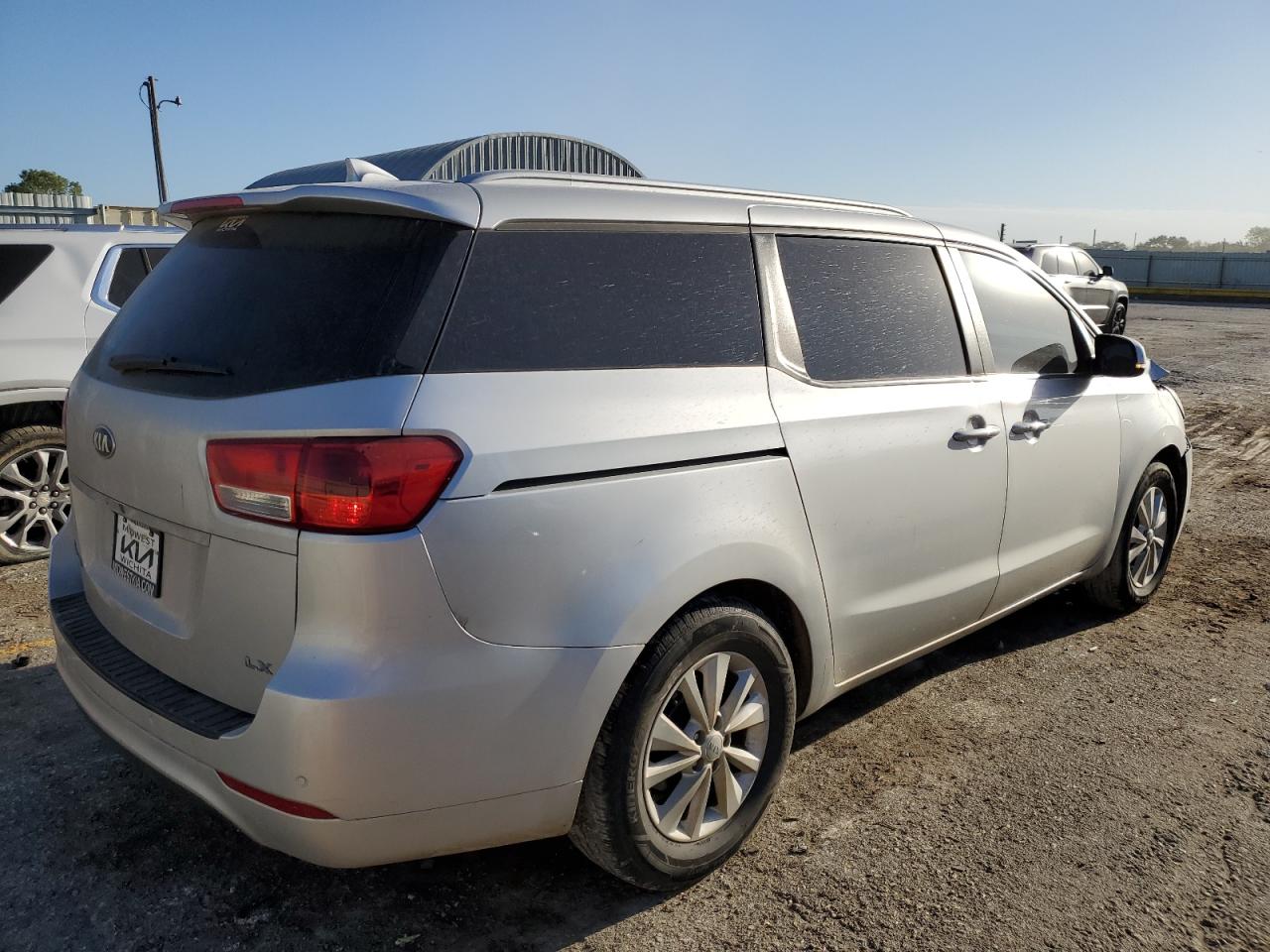 KNDMB5C13J6351528 2018 Kia Sedona Lx