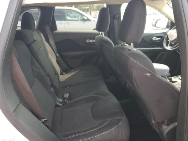 1C4PJLCB2FW670794 Jeep Cherokee Latitude