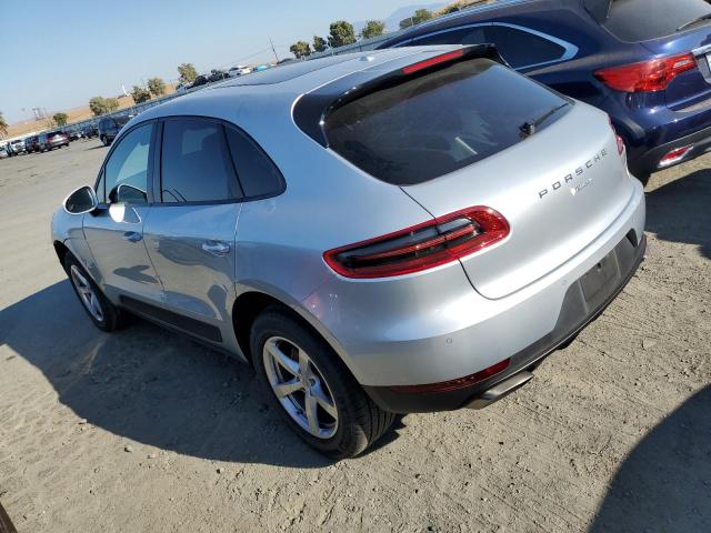 VIN WP1AA2A56JLB03672 2018 Porsche Macan no.2