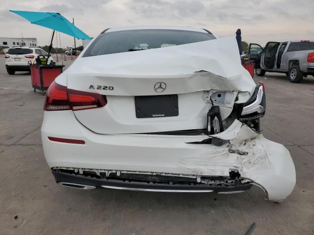 WDD3G4EB4KW024561 Mercedes-Benz A 220