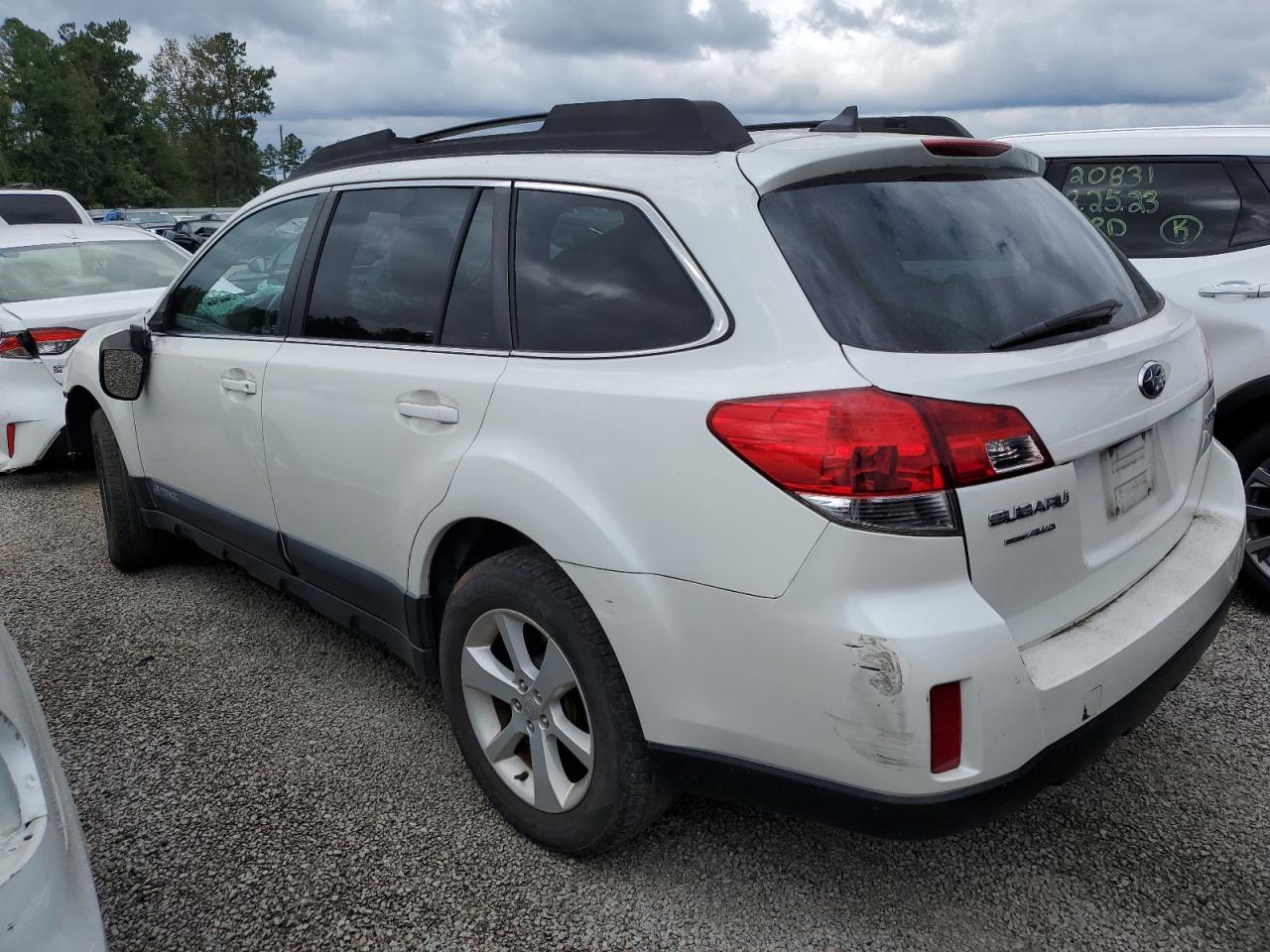 4S4BRCCC5E3218698 2014 Subaru Outback 2.5I Premium