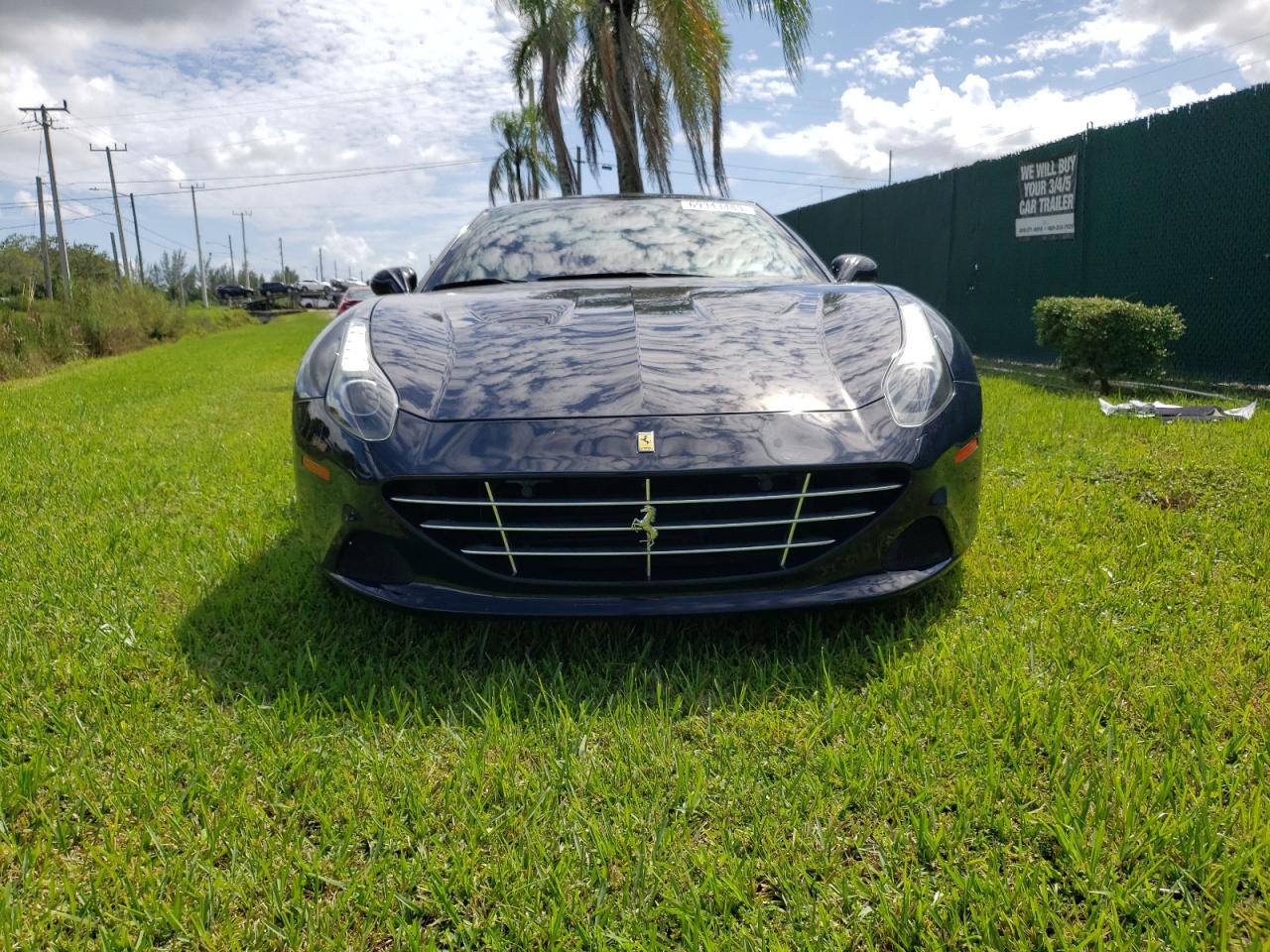 2016 Ferrari California T vin: ZFF77XJA5G0217923