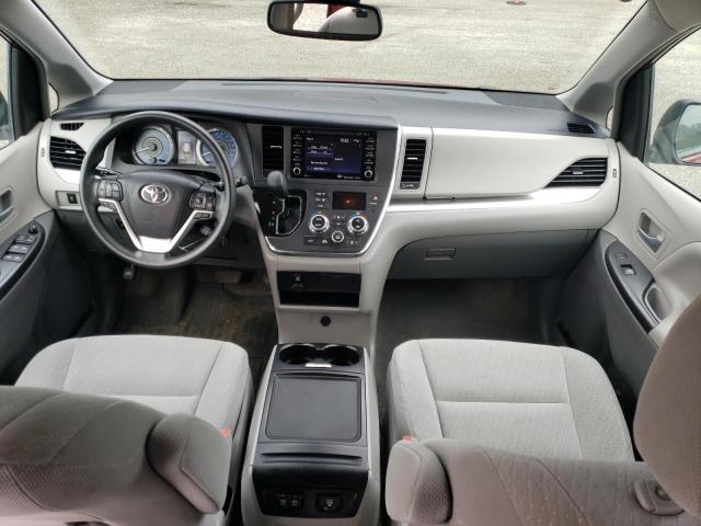 5TDJZ3DC2JS197302 Toyota SIENNA LE