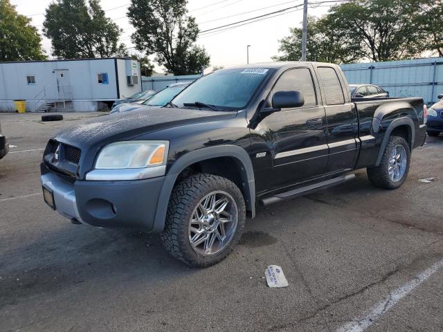 2006 Mitsubishi Raider Duro Cross