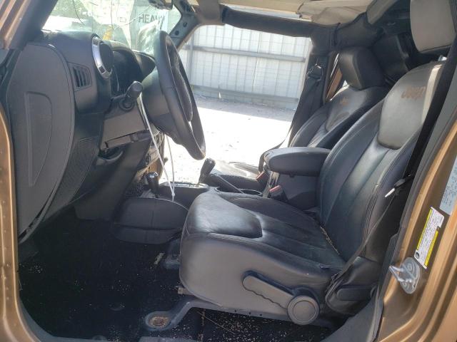 1C4BJWEG9FL685623 Jeep Wrangler Unlimited Sahara