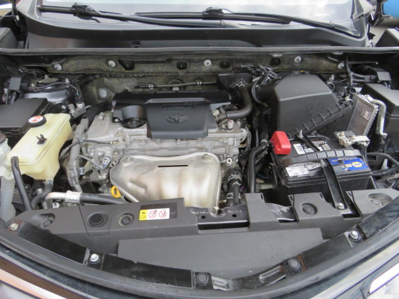 VIN: JTMZFREV2JJ200064 2018 TOYOTA RAV4