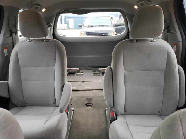 5TDJZ3DC2JS197302 Toyota SIENNA LE