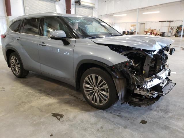 VIN 5TDFZRBH3LS030117 2020 Toyota Highlander, Platinum no.4