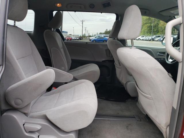 5TDJZ3DC2JS197302 Toyota SIENNA LE