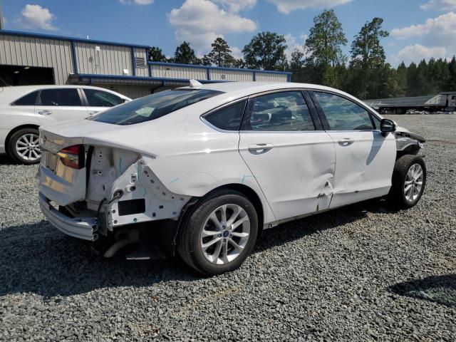 3FA6P0H73LR263147 Ford Fusion SE 3