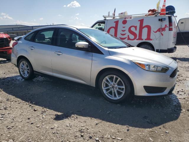 VIN 1FADP3F25GL239016 2016 Ford Focus, SE no.4